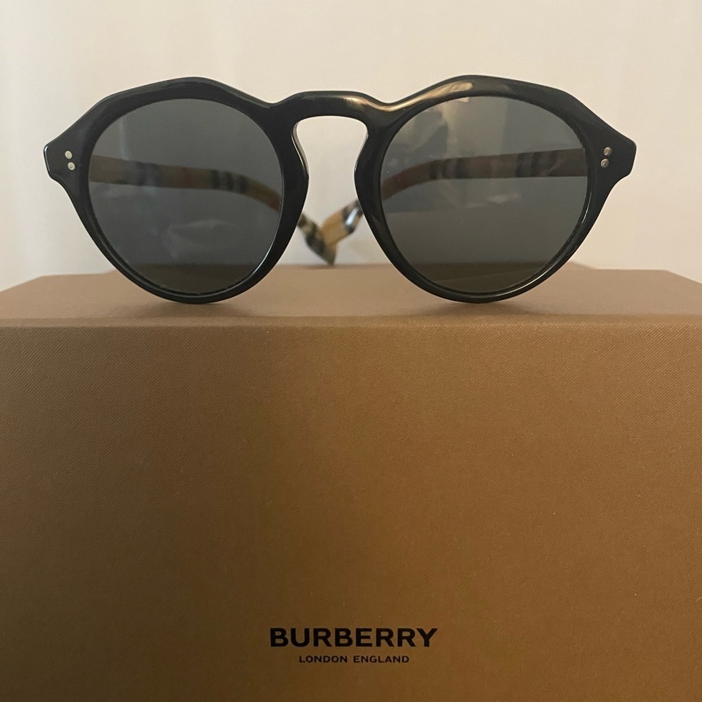 Burberry Unisex 4280 Sunglasses-Black/Check